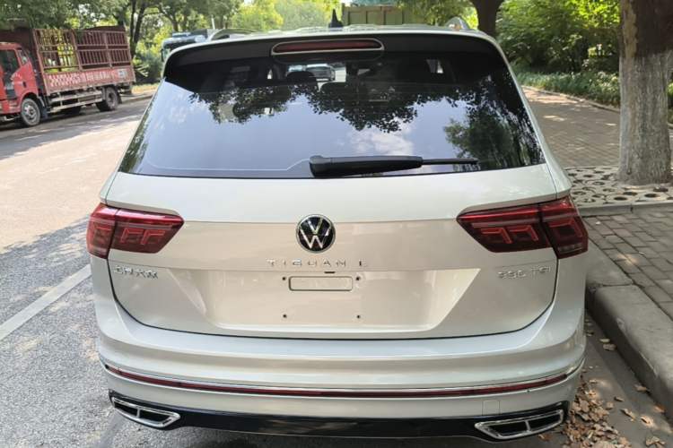 Volkswagen Tiguan L 2023 — 5