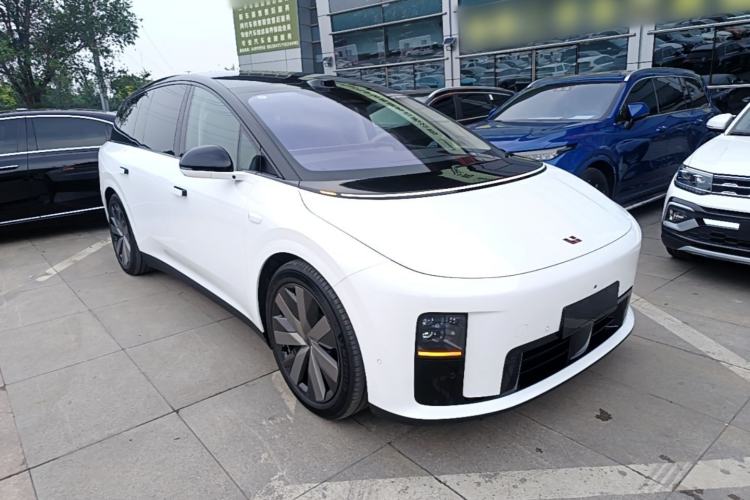 Li Auto i8 2025 — 3