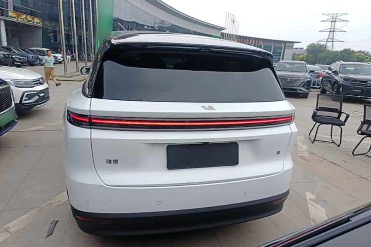 Li Auto i8 2025 — 5