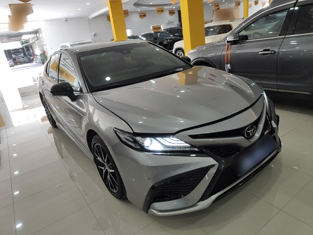Toyota Camry 2021 — фото 3