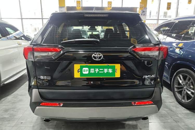 Toyota RAV4 2023 — 5