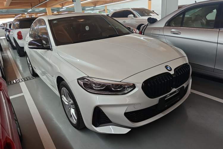 BMW 120i 2022 — 3