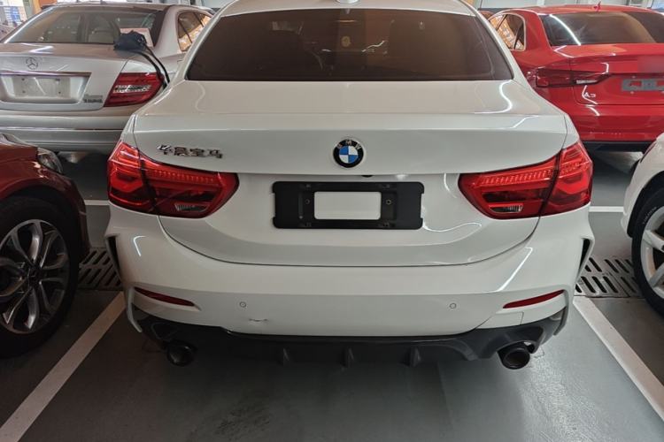 BMW 120i 2022 — 5