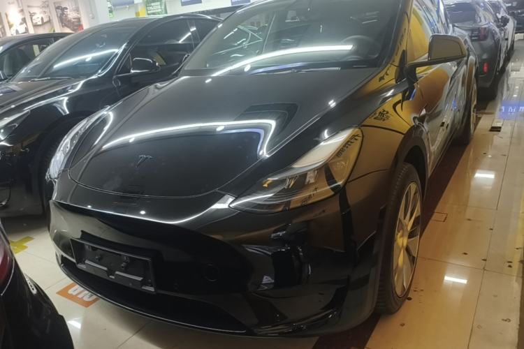 Tesla Model Y 2022 — 2
