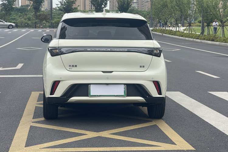 BYD Dolphin 2025 — 4
