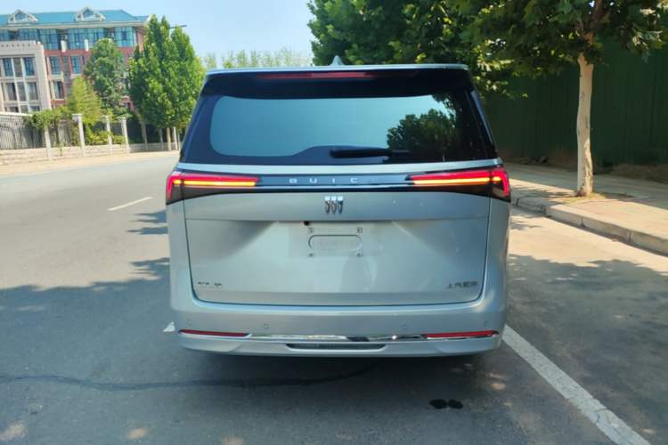 Buick GL8 2025 — 5