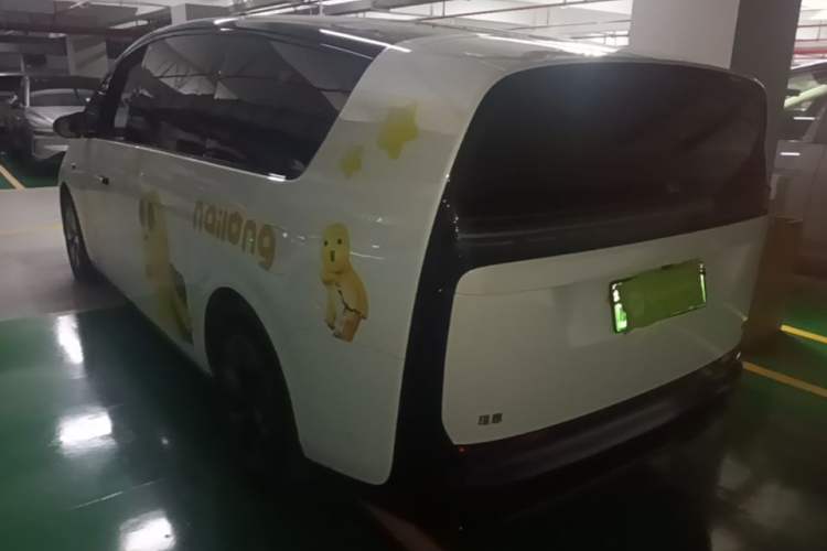 Li Auto MEGA 2025 — 4