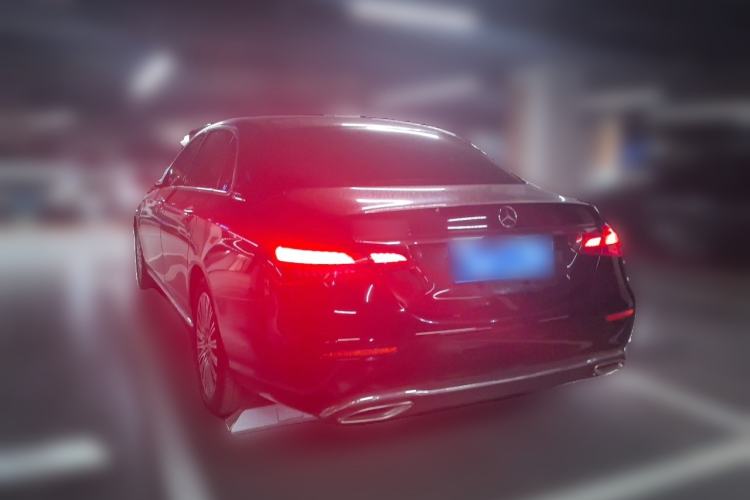 Mercedes-Benz E 300 L 2023 — 4