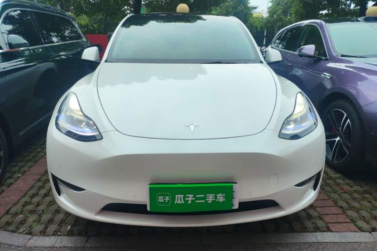 Tesla Model Y 2021 — 2