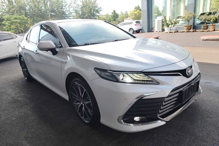 Toyota Camry 2021 — фото 3
