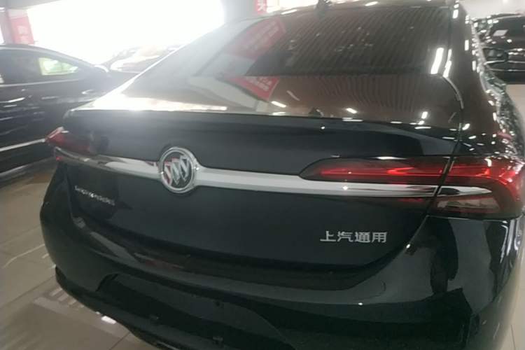 Buick LaCrosse 2022 — 5