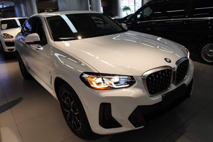 BMW X4 2022 — фото 3