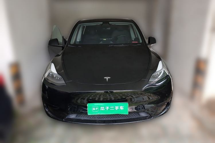 Tesla Model Y 2022 — 2