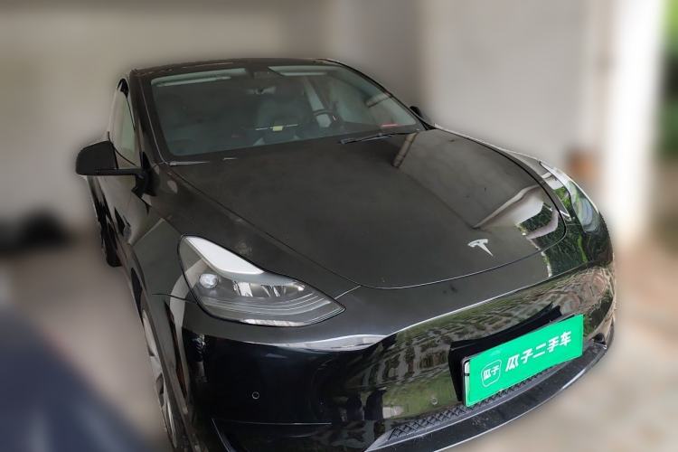 Tesla Model Y 2022 — 3