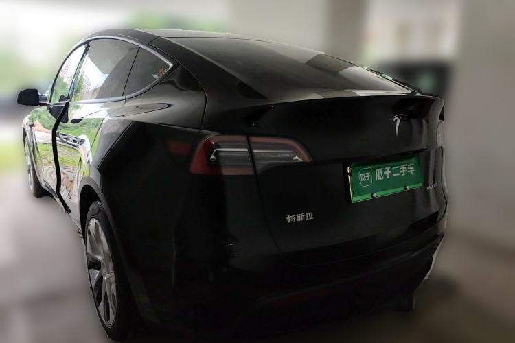 Tesla Model Y 2022 — 4