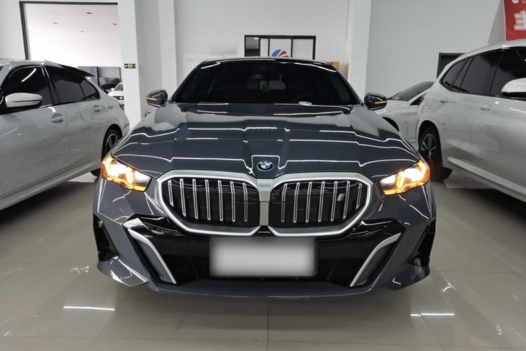 BMW i5 2024 — фото 2