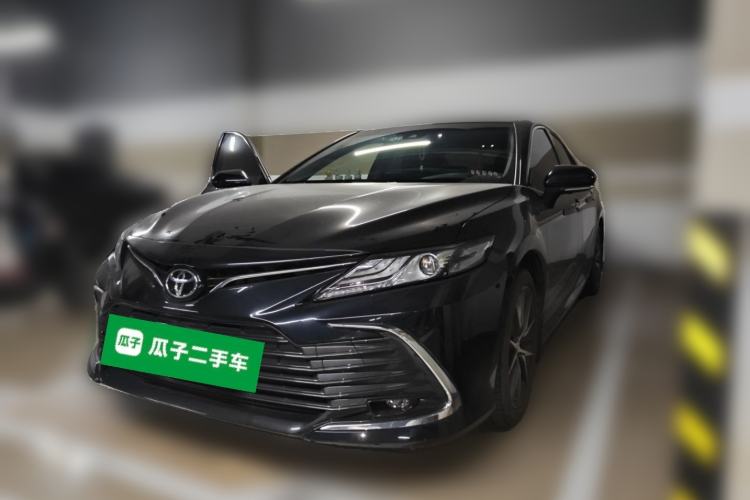Toyota Camry 2021 — фото 1
