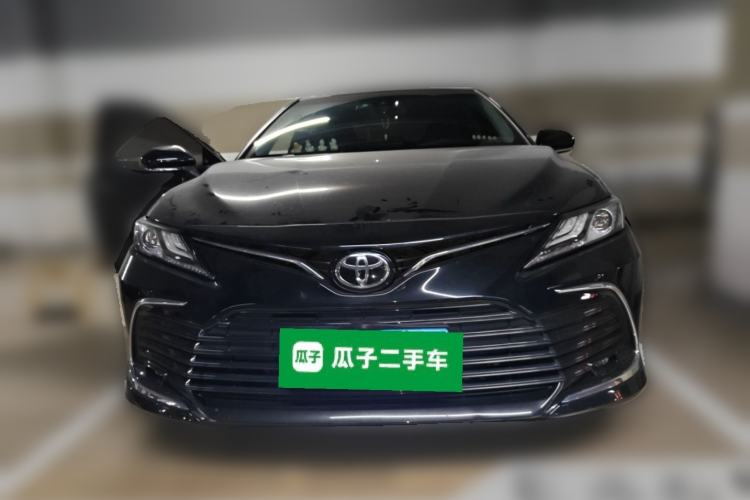 Toyota Camry 2021 — фото 2