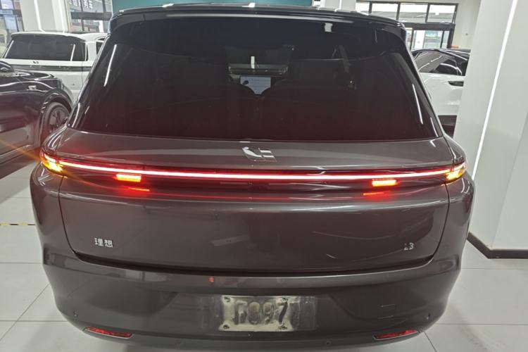 Li Auto L8 2025 — 5