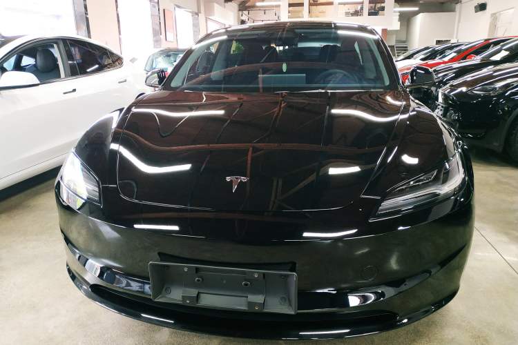 Tesla Model 3 2023 — 2