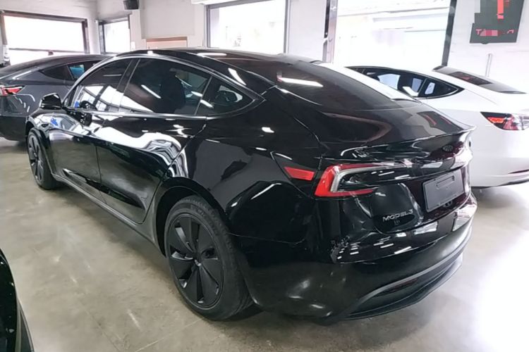 Tesla Model 3 2023 — 4