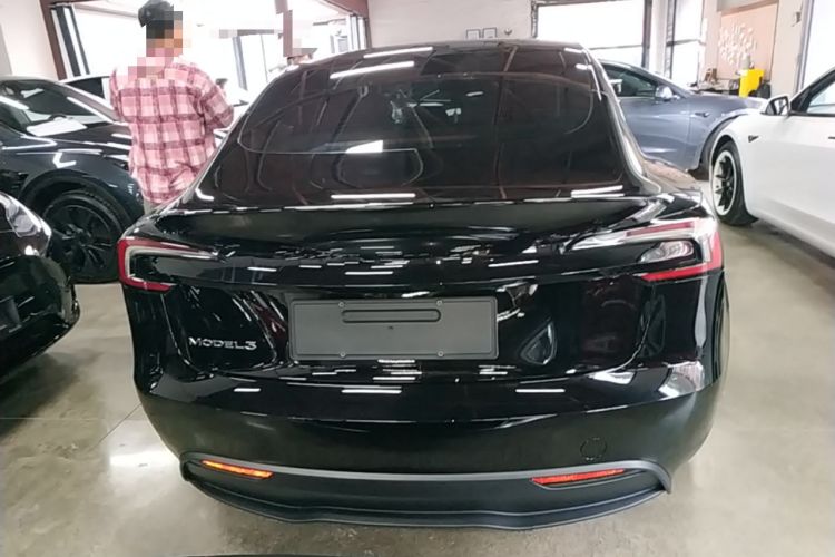 Tesla Model 3 2023 — 5