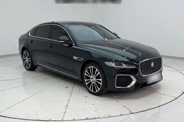 Jaguar XFL 2025 — фото 3