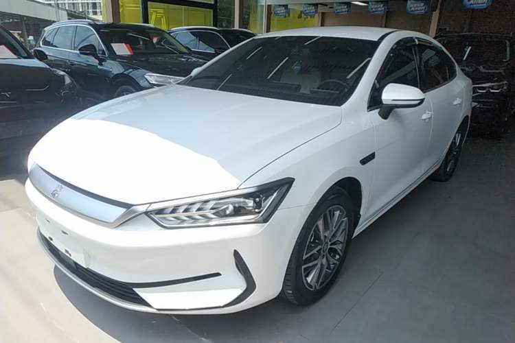 BYD Qin PLUS 2023 — фото 1