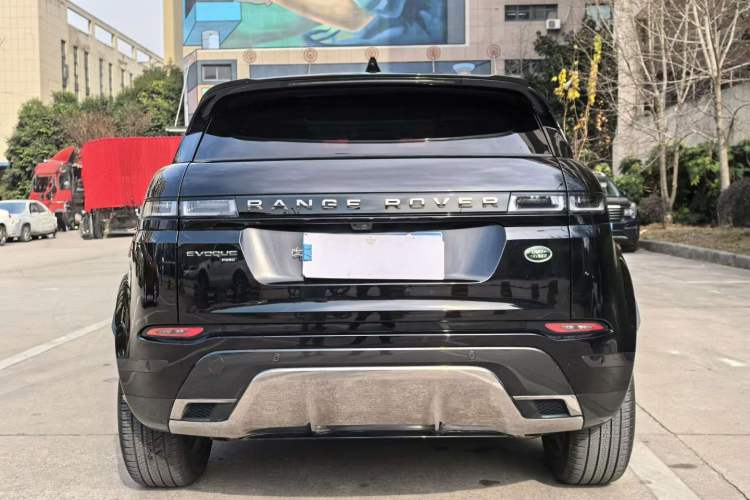Land Rover Range Rover Evoque 2023 — фото 5