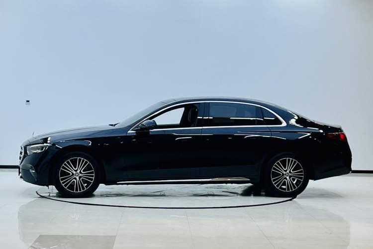 Mercedes-Benz benz e class 2025 — фото 3