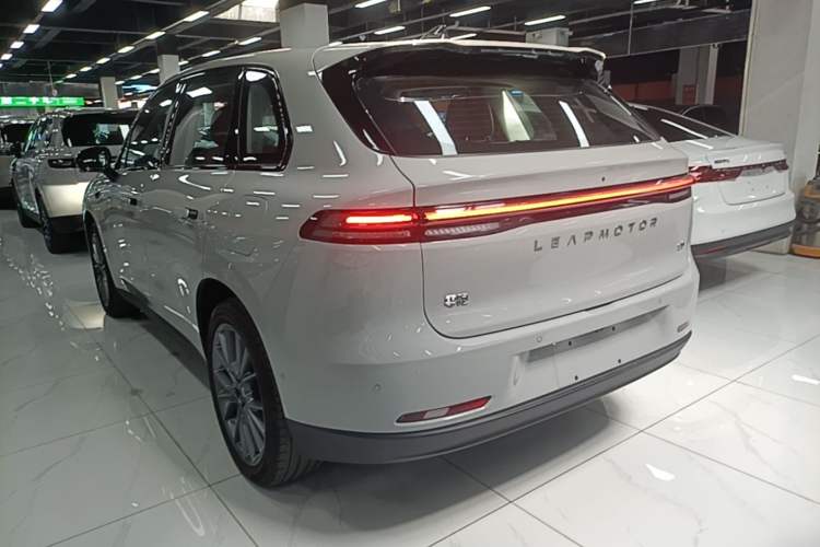 Leapmotor C10 2026 — 4
