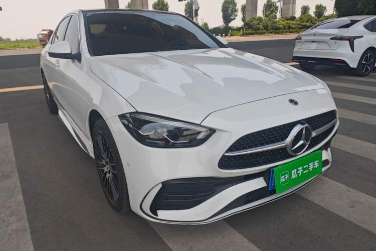Mercedes-Benz C 260 L 2025 — 3