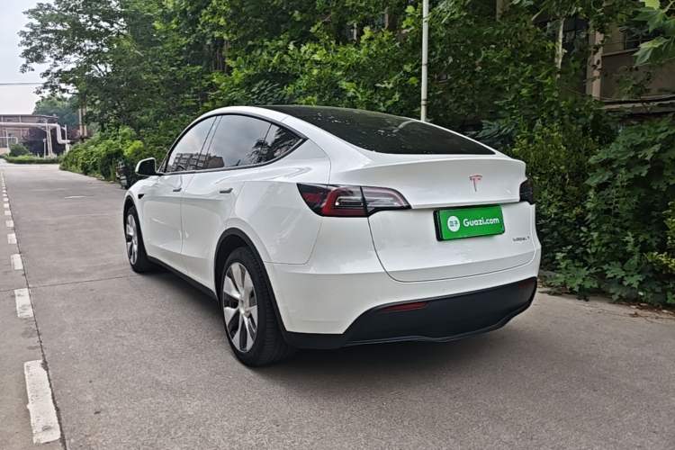 Tesla Model Y 2022 — 4