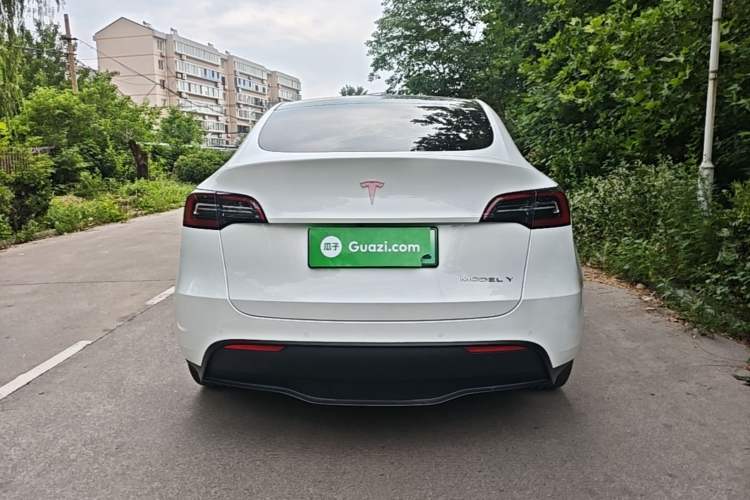 Tesla Model Y 2022 — 5