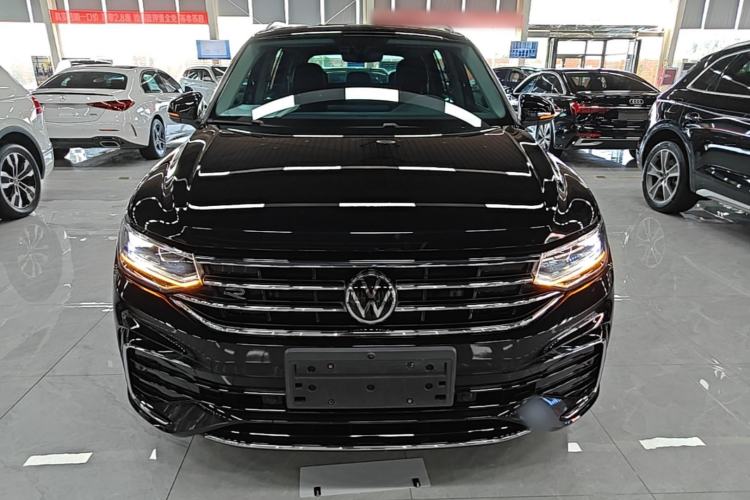 Volkswagen tiguan l 2022 — фото 2