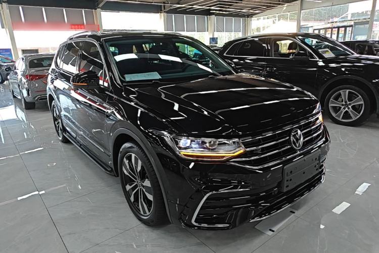 Volkswagen tiguan l 2022 — фото 3