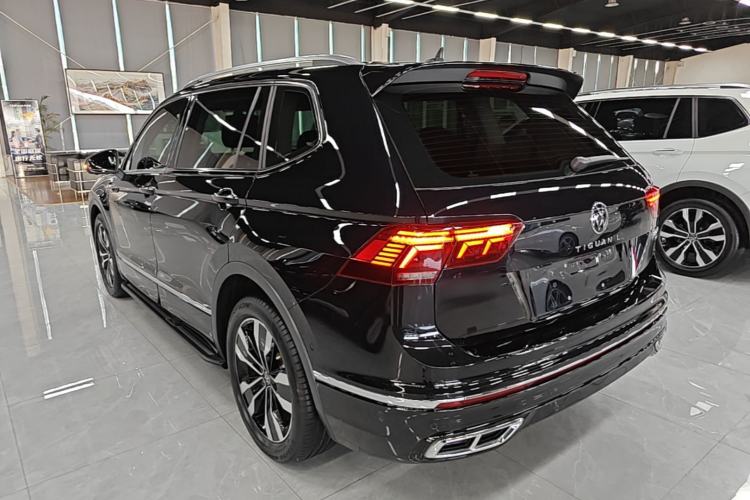 Volkswagen tiguan l 2022 — фото 4