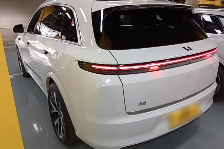 Li Auto L7 2023 — 4