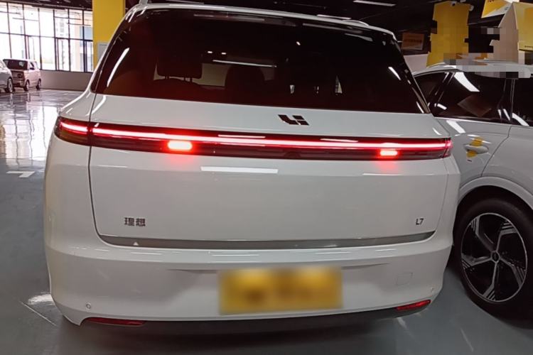 Li Auto L7 2023 — 5