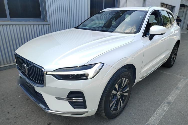 Volvo XC60 2025 — фото 1