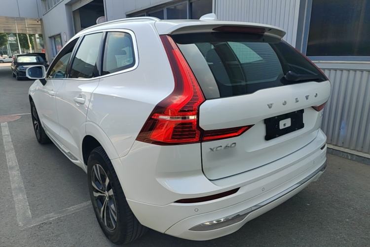 Volvo XC60 2025 — фото 4
