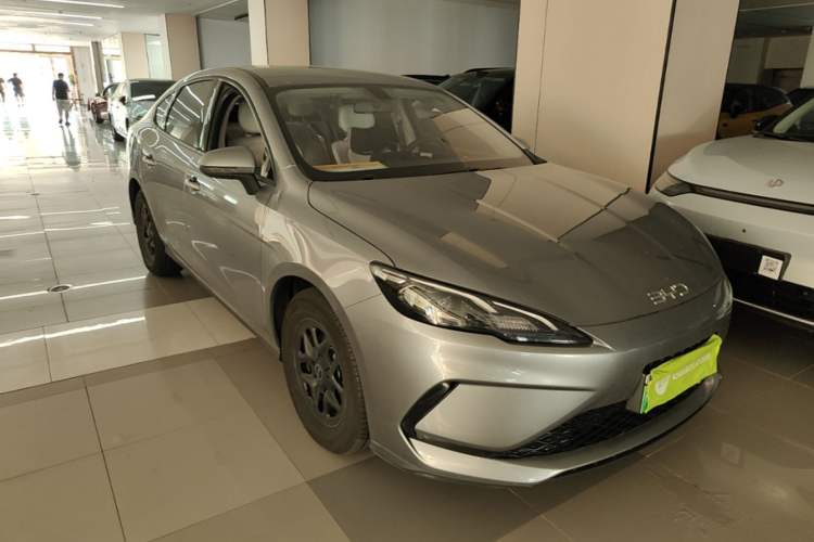 BYD Seal 05 DM-i 2025 — фото 3