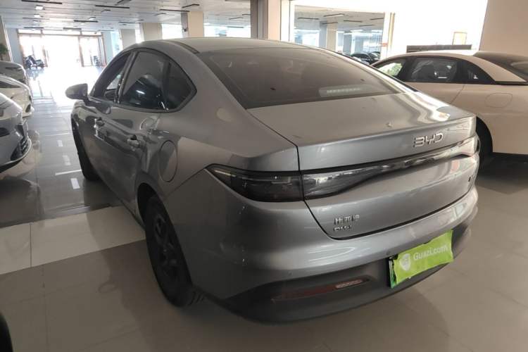 BYD Seal 05 DM-i 2025 — фото 4