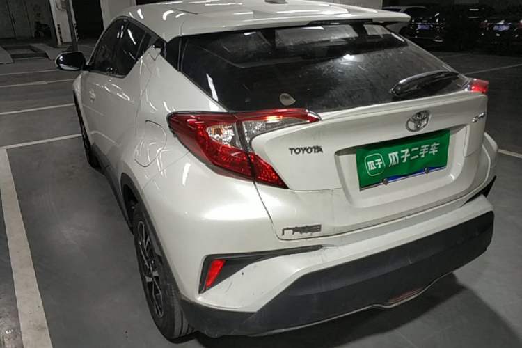 Toyota C-HR 2020 — фото 4