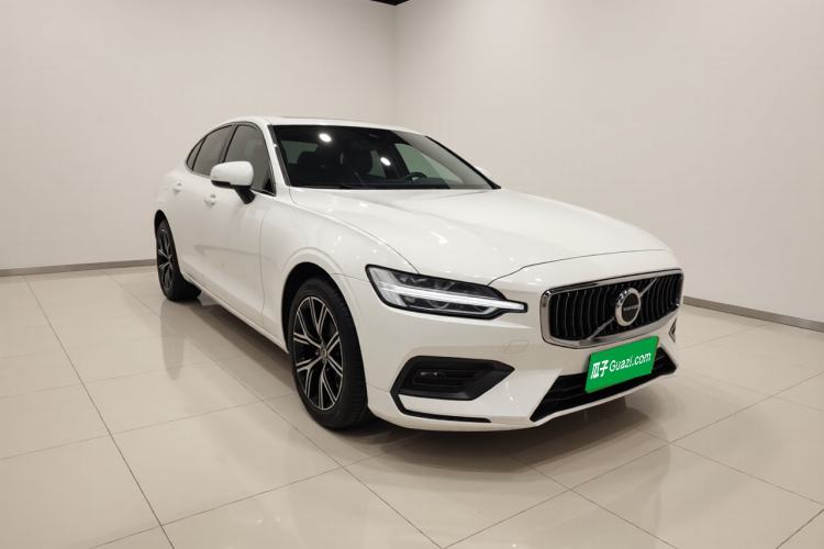 Volvo S60 2024 — 3
