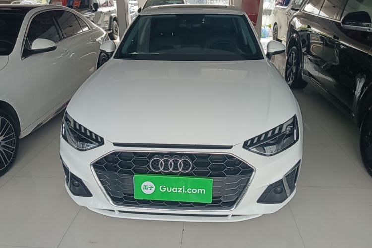 Audi A4 2022 — 2
