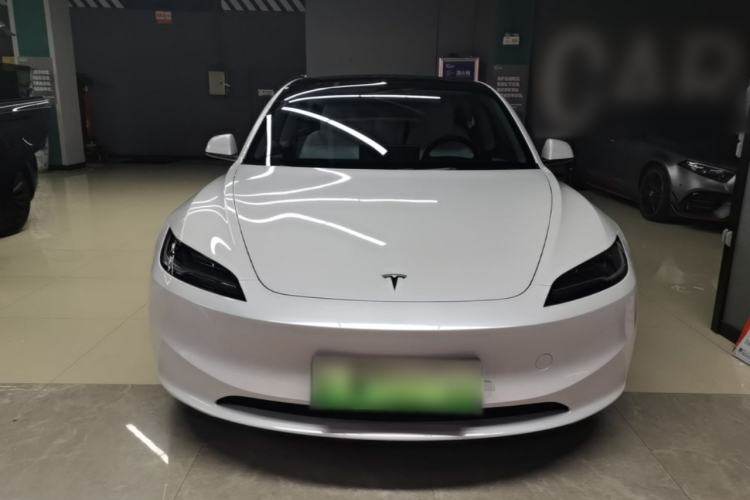 Tesla Model 3 2023 — 2