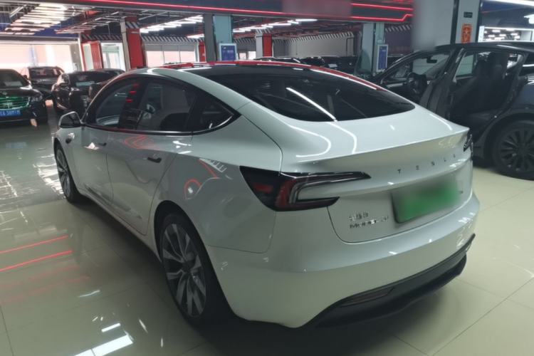 Tesla Model 3 2023 — 4