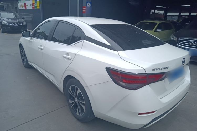 Nissan Sentra 2022 — 4