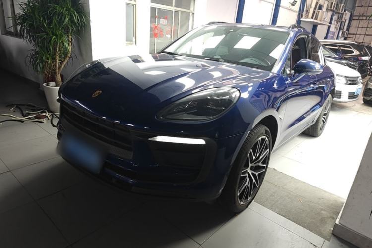 Porsche Macan 2022 — фото 1